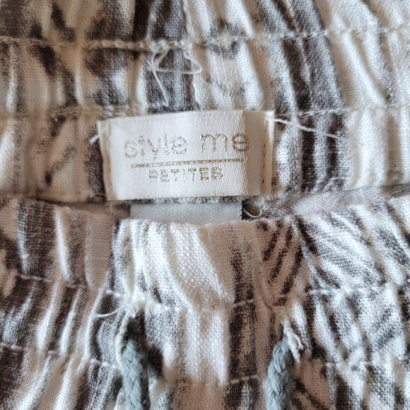 Like New Petite Style Me Lounge Off White Pants Gray Geo Pattern Size XL Petite - Picture 7 of 9